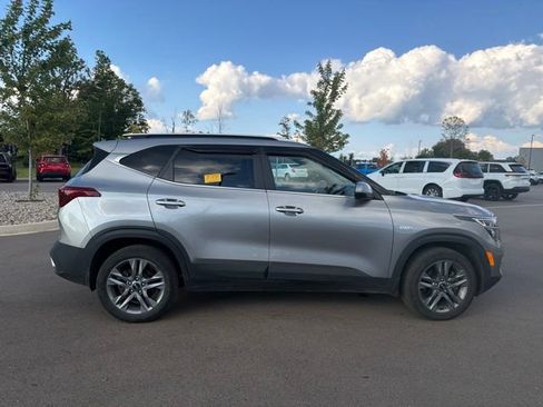 Used 2021 Kia Seltos S AWD/4WD image 2
