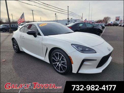 Used 2025 Toyota GR86 image 1