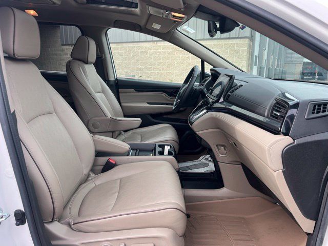 Used 2024 Honda Odyssey Elite image 11