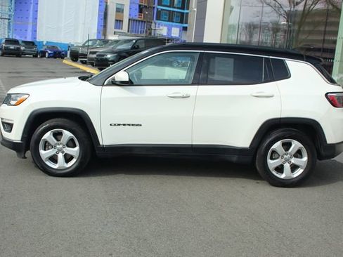 Used 2019 Jeep Compass Latitude w/ Popular Equipment Group image 6