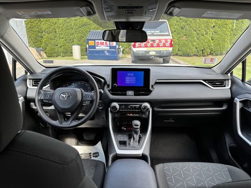 Certified 2024 Toyota RAV4 XLE AWD/4WD image 15