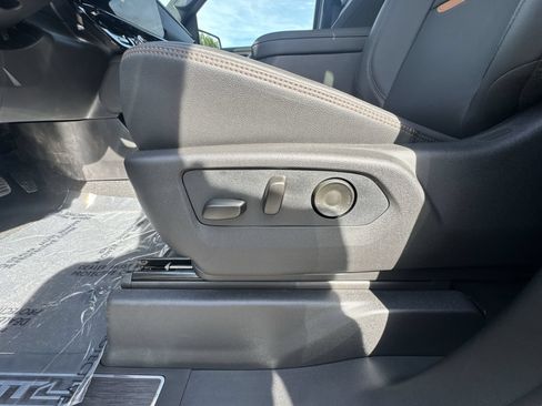 New 2026 GMC Sierra 1500 AT4 w/ AT4 Premium Package AWD/4WD image 14
