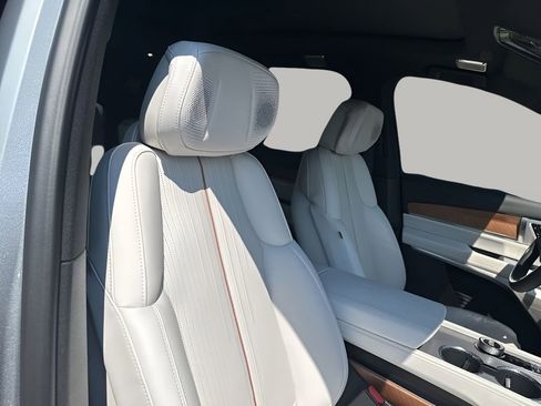 New 2026 Cadillac Vistiq Luxury image 14