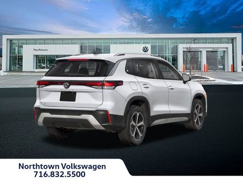 New 2025 Volkswagen Tiguan SE image 2