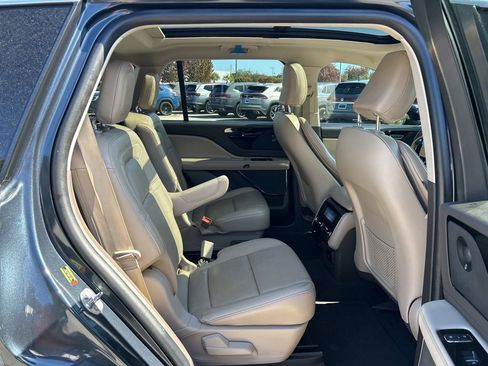 Used 2022 Lincoln Aviator Reserve w/ Elements Package Plus image 43
