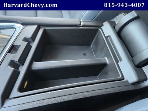 Used 2021 Buick Enclave Essence image 12