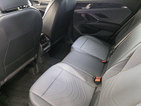 New 2026 Volkswagen Tiguan SE FWD image 24
