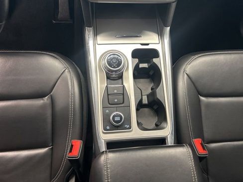 Used 2021 Ford Explorer XLT w/ Equipment Group 202A image 17