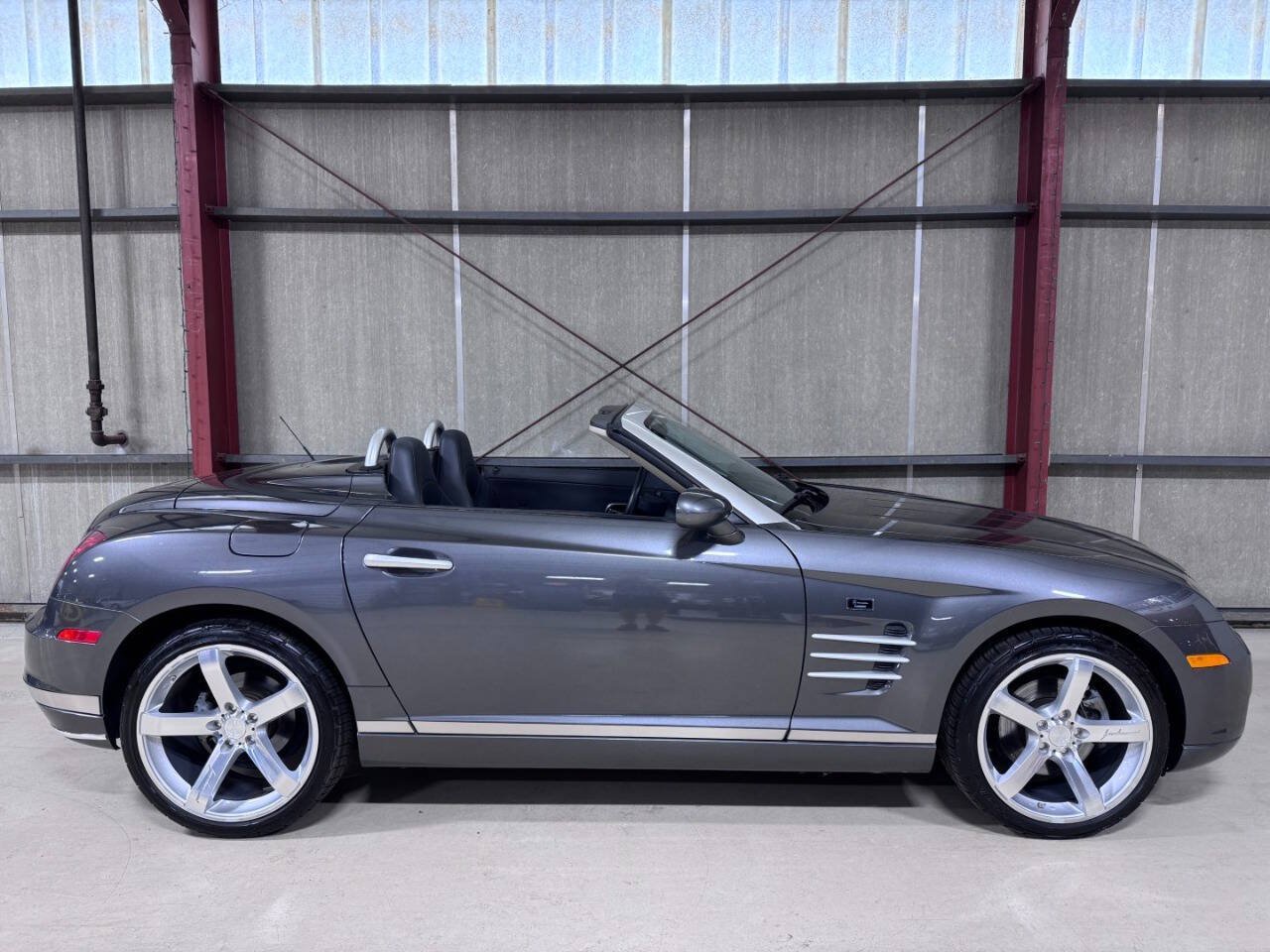 Used 2005 Chrysler Crossfire Limited RWD image 39