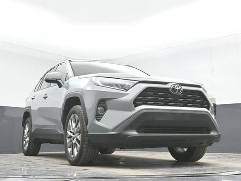 Used 2021 Toyota RAV4 XLE Premium image 42