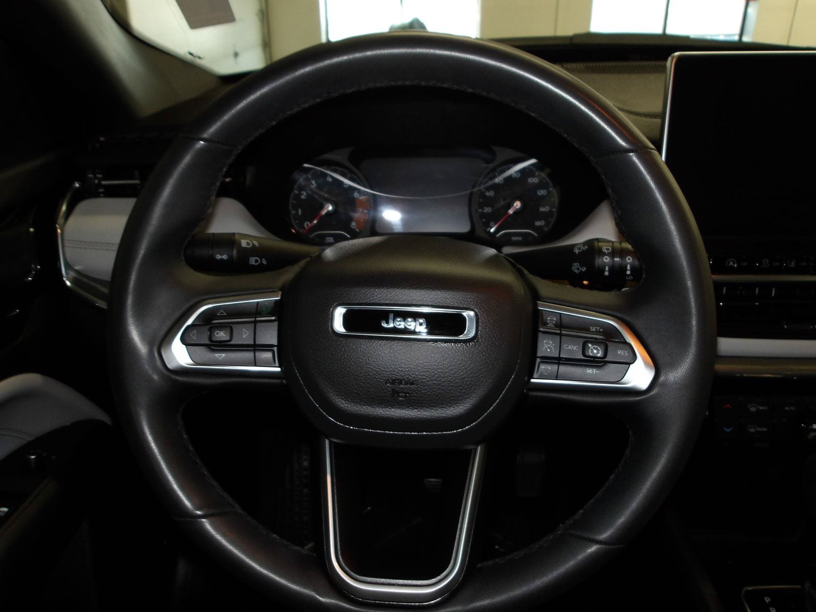 Used 2023 Jeep Compass Limited AWD/4WD image 12