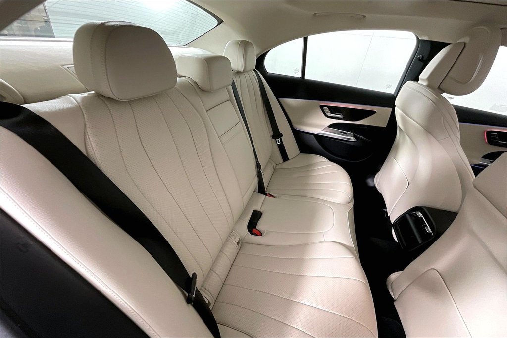 Used 2026 Mercedes-Benz E 350 4MATIC Sedan image 19