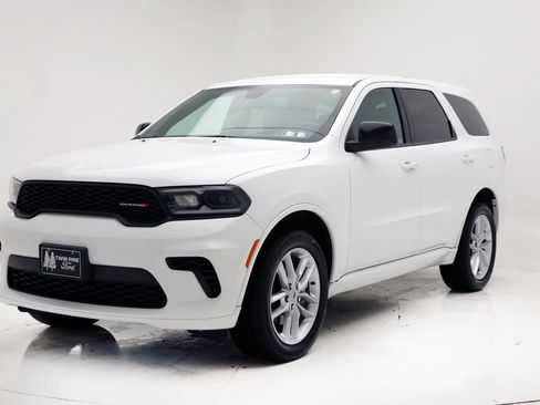 Used 2023 Dodge Durango GT AWD/4WD image 2