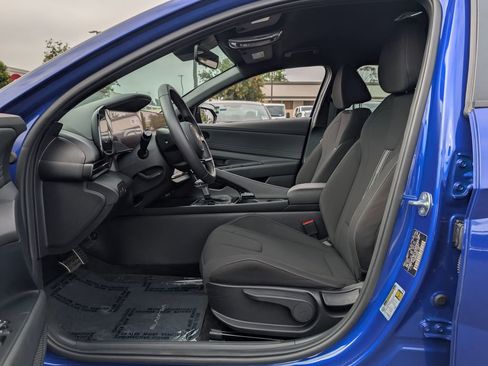 Certified 2025 Hyundai Elantra SEL w/ Cargo Package FWD image 12