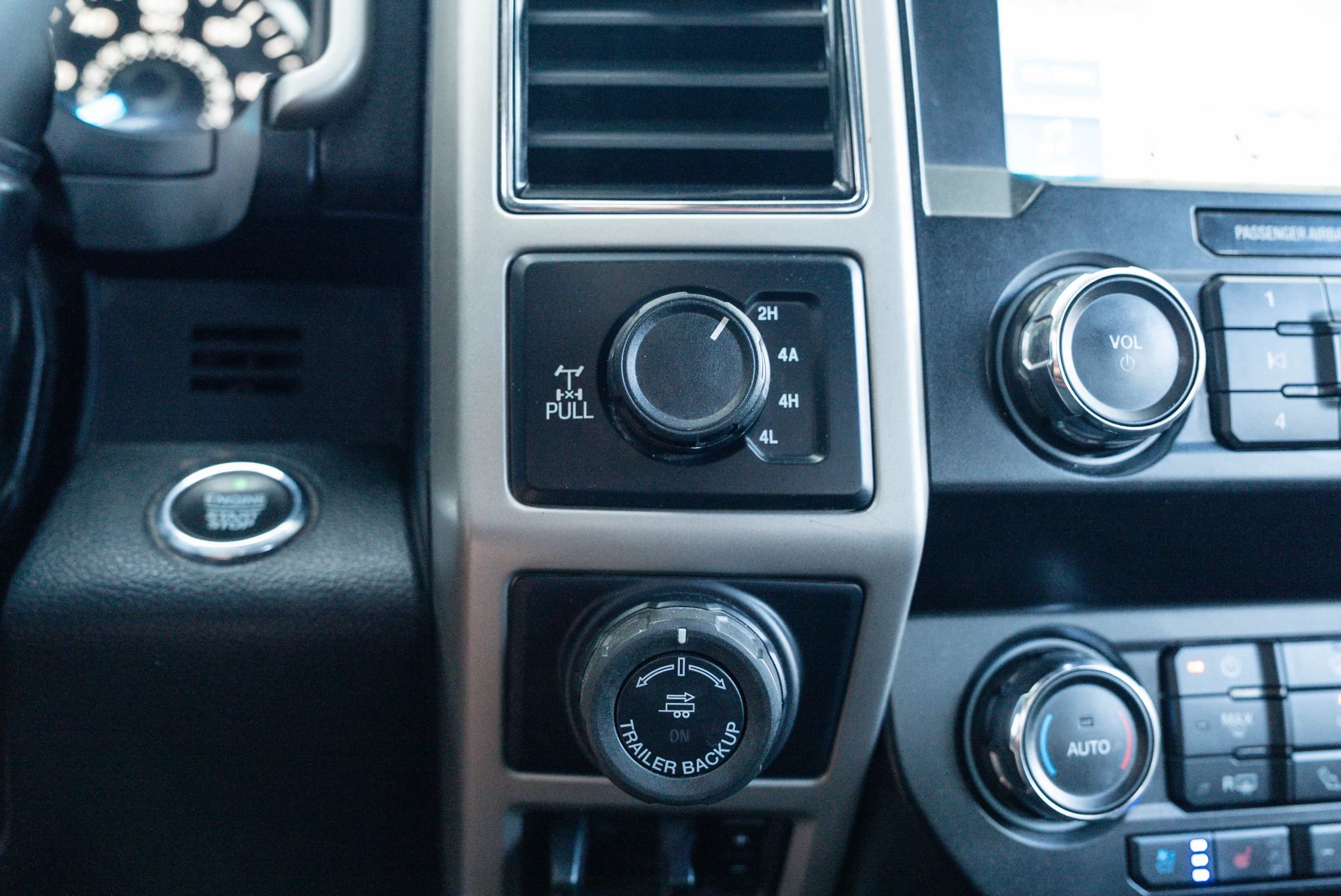Used 2019 Ford F150 Lariat AWD/4WD image 11