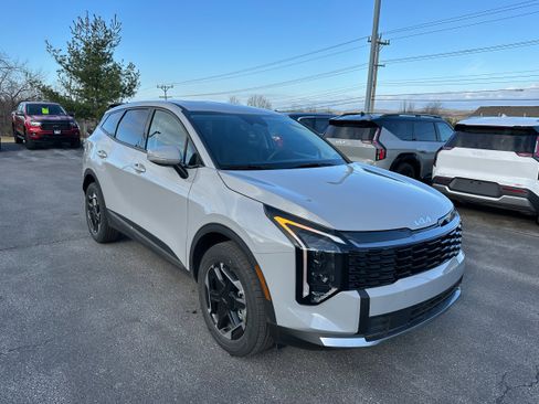 New 2026 Kia Sportage S image 3
