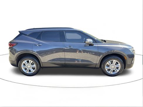 Used 2022 Chevrolet Blazer LT image 2