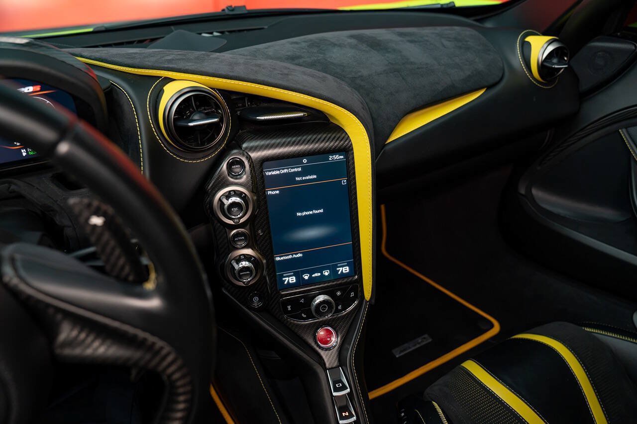 Used 2018 McLaren 720S Performance RWD image 42