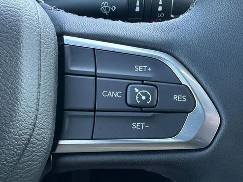 New 2026 Jeep Compass Latitude image 12