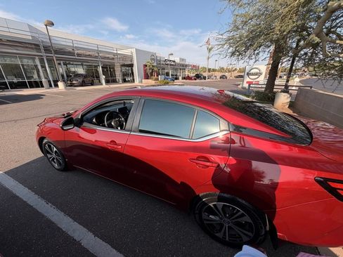 Used 2021 Nissan Sentra SV FWD image 2