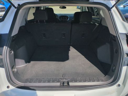 Used 2024 GMC Terrain SLE FWD image 31