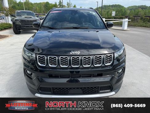 Used 2025 Jeep Compass Limited AWD/4WD image 30