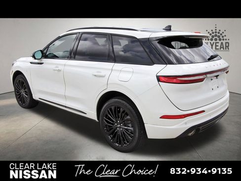 Used 2025 Lincoln Corsair FWD w/ Equipment Group 101A image 5