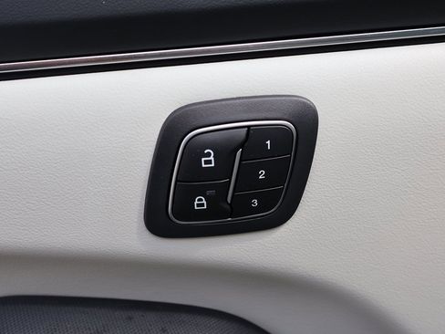 Used 2024 Ford Mustang Mach-E Premium image 39