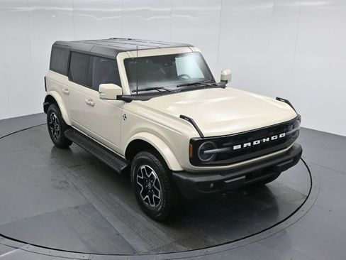 New 2025 Ford Bronco Outer Banks image 39