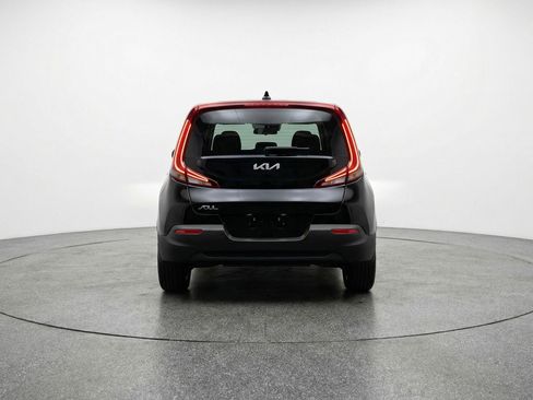 Used 2025 Kia Soul LX w/ LX Technology Package FWD image 7