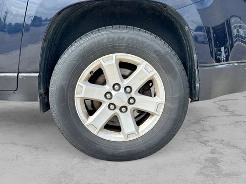 Used 2015 GMC Acadia SLE FWD image 13