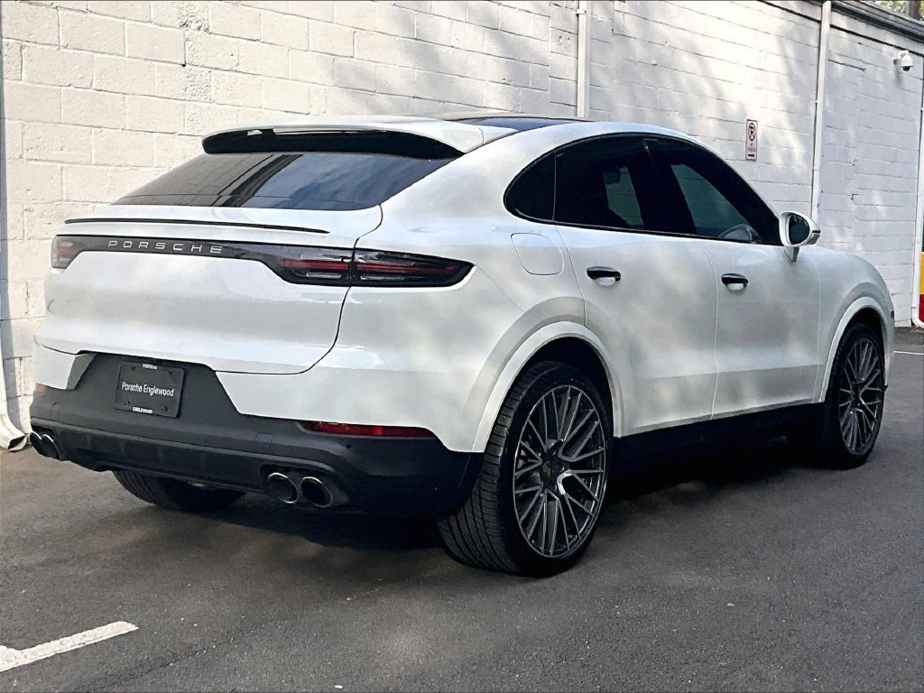 Certified 2023 Porsche Cayenne Coupe AWD/4WD image 17