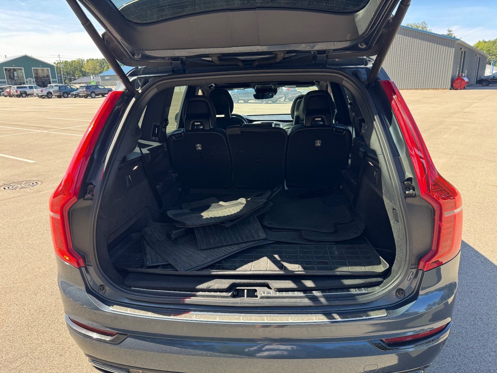 Used 2021 Volvo XC90 T6 R-Design w/ Protection Package Premier AWD/4WD image 13