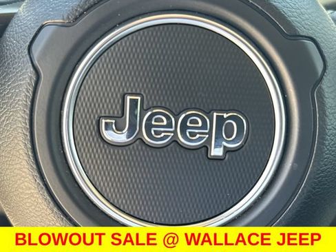 Used 2026 Jeep Wrangler Unlimited Rubicon AWD/4WD image 24