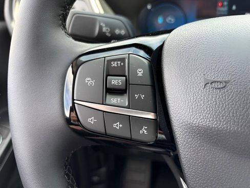 New 2024 Ford Escape SE w/ PHEV Premium Package FWD image 21