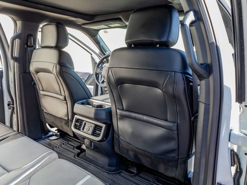 Used 2026 Ford F450 Platinum w/ FX4 Off-Road Package image 34