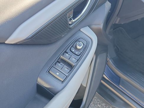 Used 2025 Subaru Outback Premium image 21