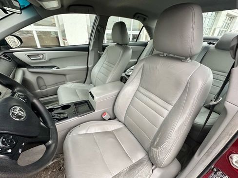 Used 2015 Toyota Camry LE image 5