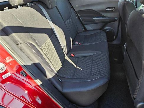 Used 2021 Nissan Kicks SV image 17