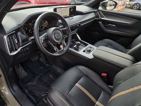 Certified 2025 MAZDA CX-70 Plug-In Hybrid w/ Premium Plus image 10