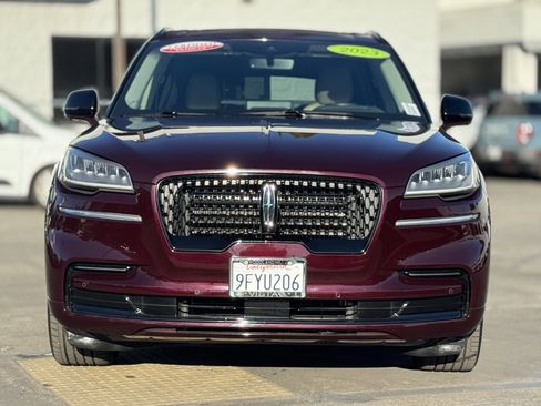 Certified 2023 Lincoln Aviator Reserve w/ Equipment Group 201A image 3