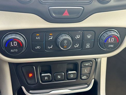 Used 2019 GMC Terrain Denali w/ Driver Alert Package II image 17