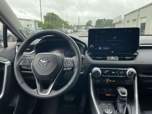 Used 2025 Toyota RAV4 Limited w/ Advanced Technology Package AWD/4WD image 20