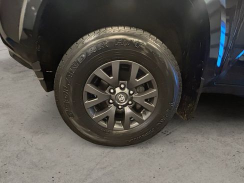 Certified 2022 Toyota Tacoma SR5 image 12