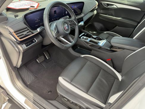 Used 2025 Buick Envision Sport Touring image 13