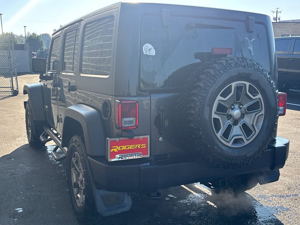 Used 2017 Jeep Wrangler Unlimited Rubicon w/ Connectivity Group AWD/4WD image 8