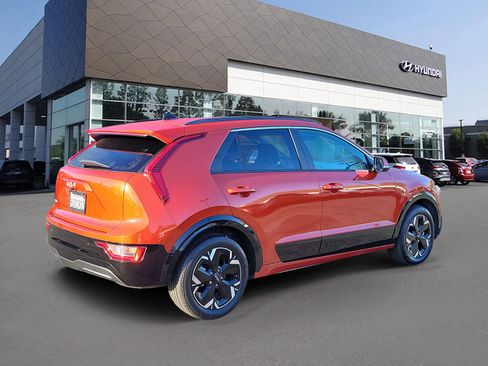 Used 2023 Kia Niro Wind FWD image 2