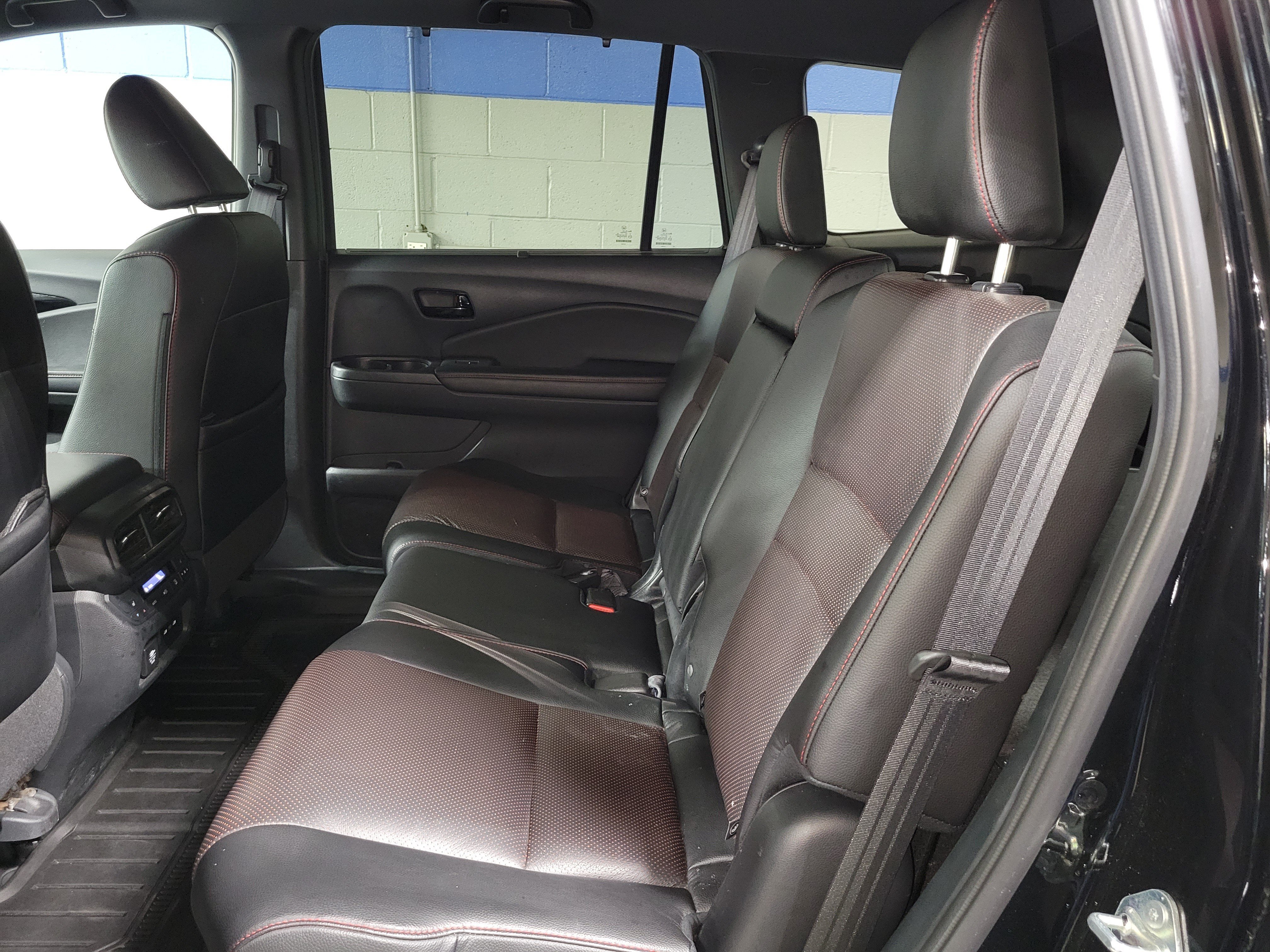 Used 2024 Honda Passport Black Edition image 18