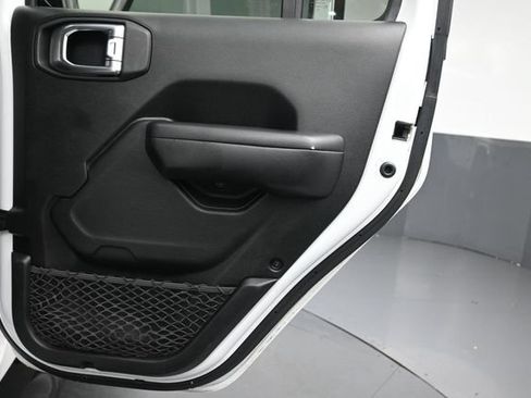 Used 2019 Jeep Wrangler Unlimited Rubicon AWD/4WD image 27
