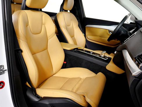 Used 2016 Volvo XC90 T8 Momentum w/ Vision Package image 47